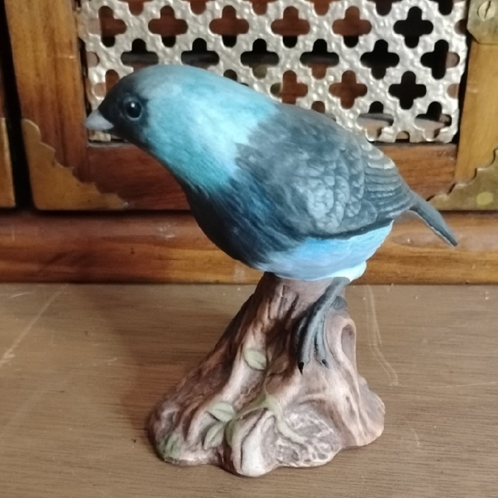 Blue and Brown Bird Figurine - Picture 2 of 7